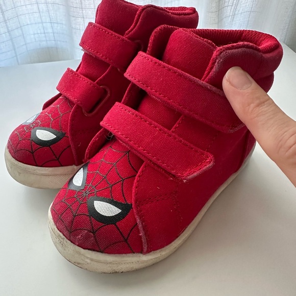 Toddler Size 7 Spider-Man Hight Tops - Picture 8 of 8